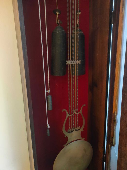 Relógio de pêndulo, pé alto, antigo, revisão feita, a funcionar bem