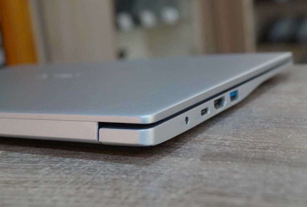 ГАРАНТІЯ Acer Swift (FullHD IPS/AMD Ryzen 7 4700U/RAM 8/SSD 256)TVOYO