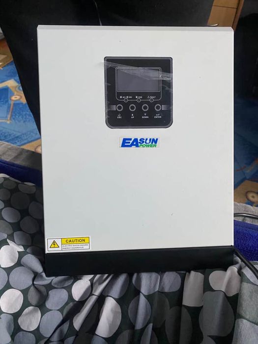 Гібридний інвертор Easun SPH3000, 24 В, 2400