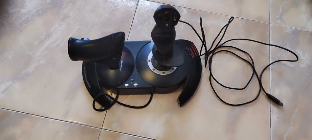 Thrustmaster Tflight hotas X
