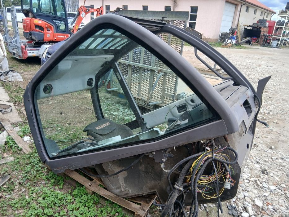 Manitou teleskopy kabina