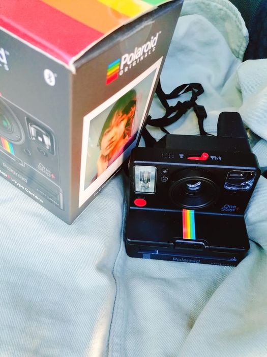 Polaroid Onestep + preta em ótimo estado.