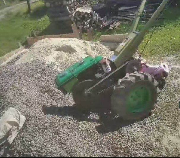 Мотоблок зубер 8