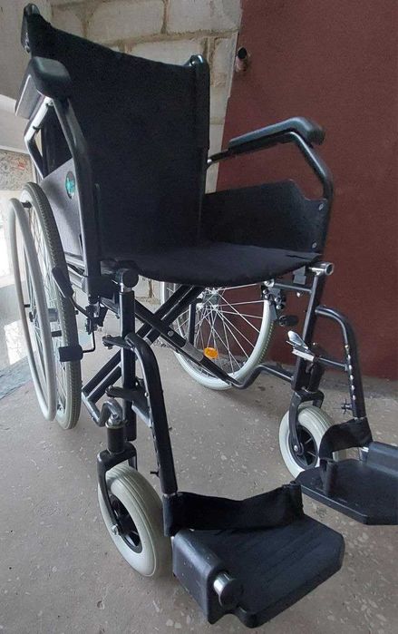 Інвалідна коляска (нова)