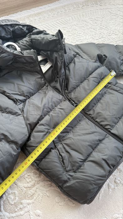 Куртка adidas , 5-6 років