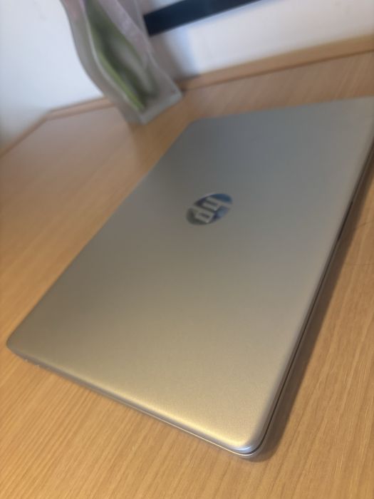 Vendo notebook sem nenhuma marca de uso