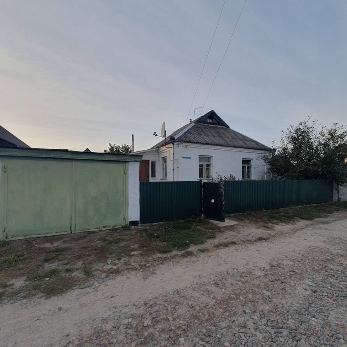 Продаж будинку . М.Тараща