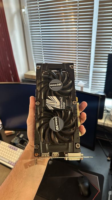 Видеокарта GTX 1070 8GD5 INNO3D нерабочая