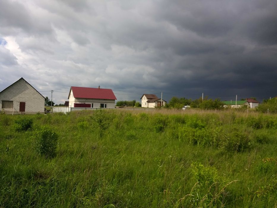 Бузова. Терміново продам землю під забудову. 12 соток за 7 500 .