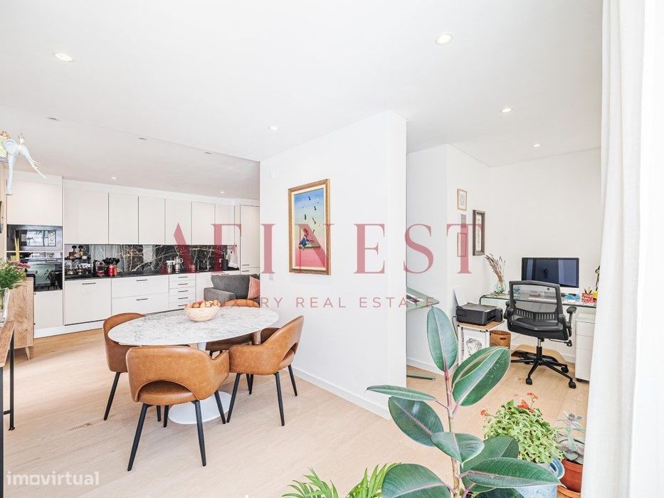Apartamento T1 + 1 No Centro De Cascais