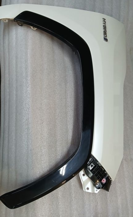 Blotnik przedni prawy TOYOTA RAV4 V kolor czarny 209 perła 070