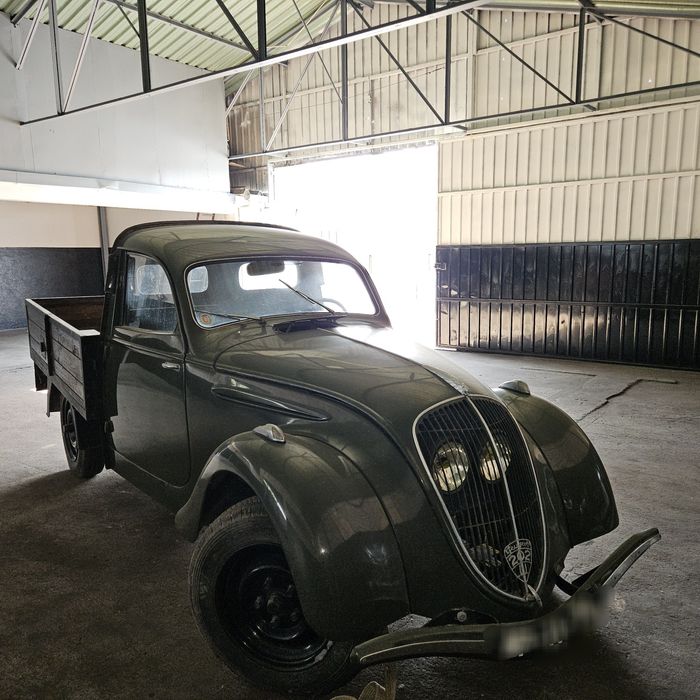 Peugeot 202 Camionnette com 78 anos (1948) – Clássico a Circular