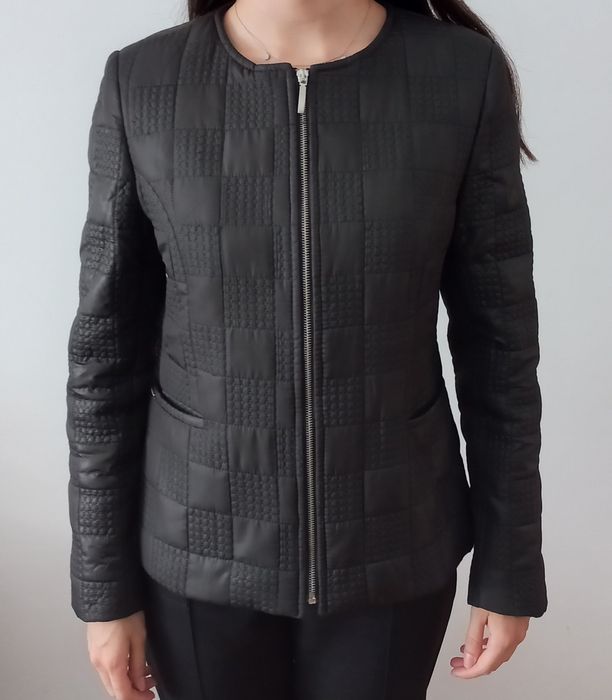 Casaco preto com fecho