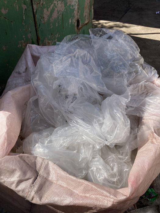 Закупаем : макулатуру , пленку , пет бутылку , стеклотару , стеклобой.