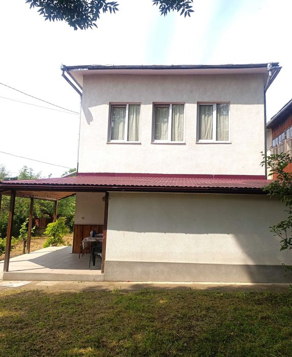 Будинок в центрі селища Солотвин під бізнес