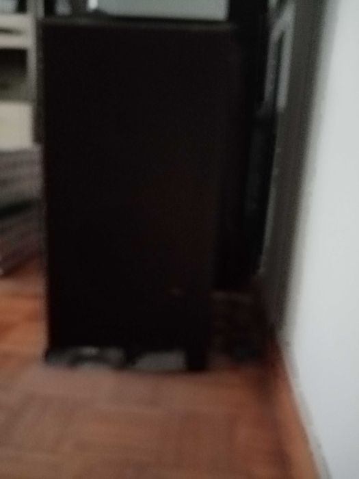 Equipamento de som com gira discos, radio e gravador com colunas