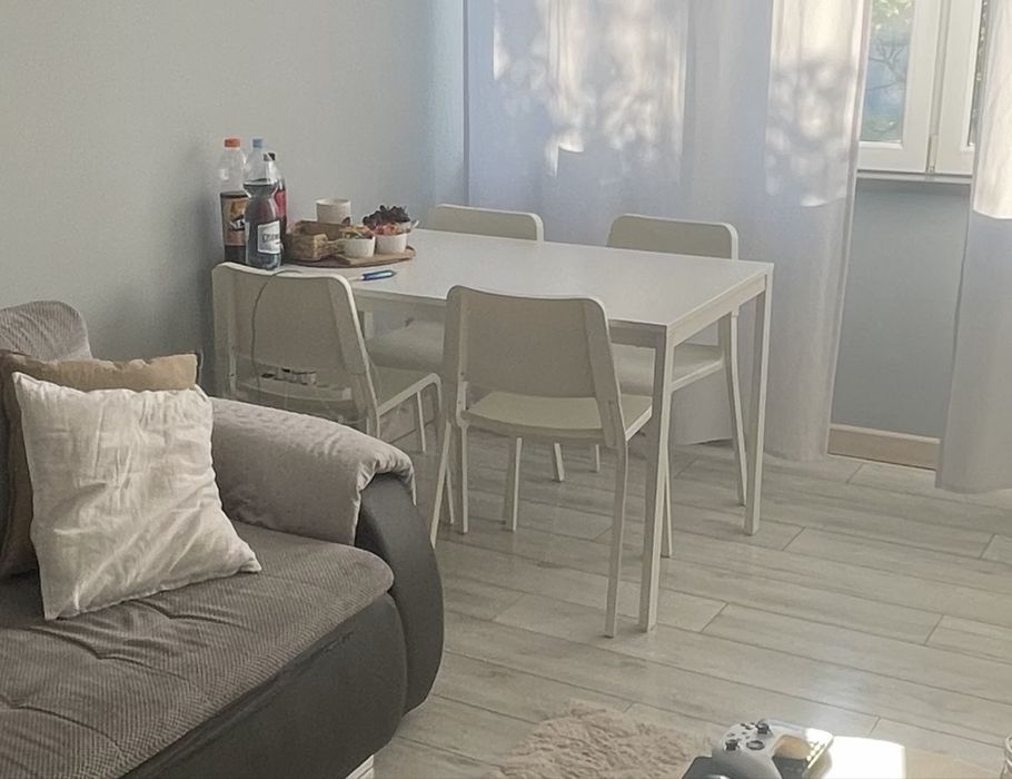 Stół Vihals Ikea + 4 krzesła teodores - używane