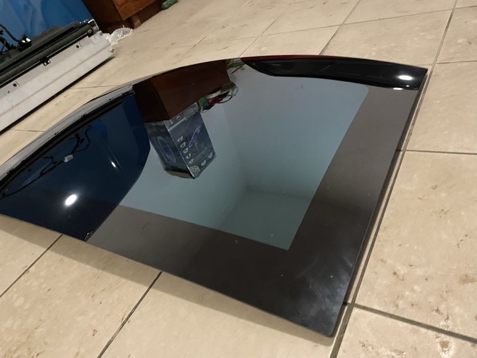 Скло люка , передня панорама Tesla Model S