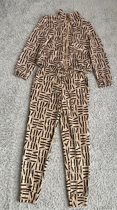 Sprzedam garnitur damski. Stan idealny