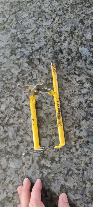 Levanta quadros para apicultura.64285775753729124