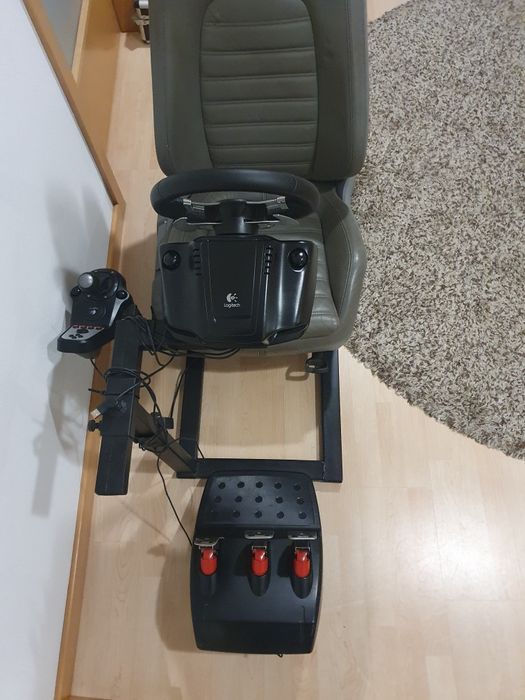 Volante Logitech G27 + Pedais + Caixa de Mudanças+ cadeira de jogo