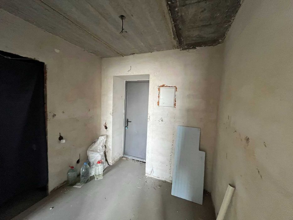 Трикімнатна в новому обжитому будинку Виставка