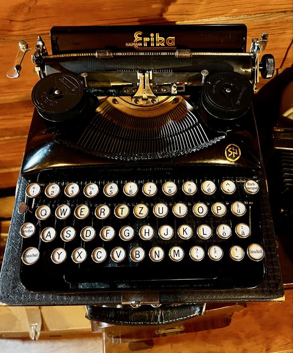 Antiga maquina escrever Erika S