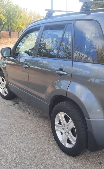 Suzuki Grand Vitara 1900 DDIS foto 2