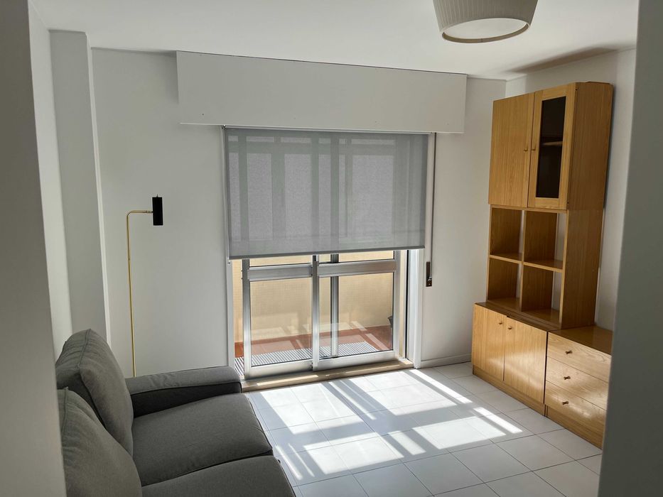 Apartamento T-1 Montes Burgos lado Sra da Hora a 800 metros da Circunvalação para alugar