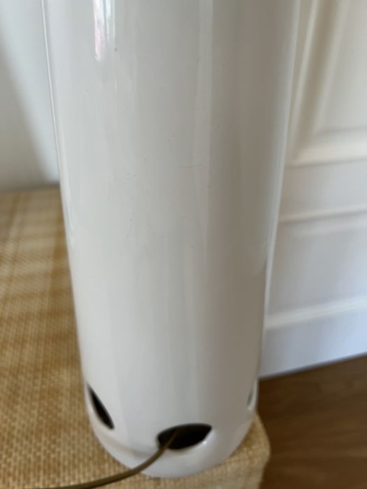 2 candeeiros loiça branca e abajur verde claro