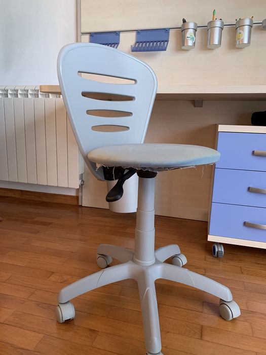 Secretária italiana de design + painel modular + modulo de gavetas + cadeira + acessórios