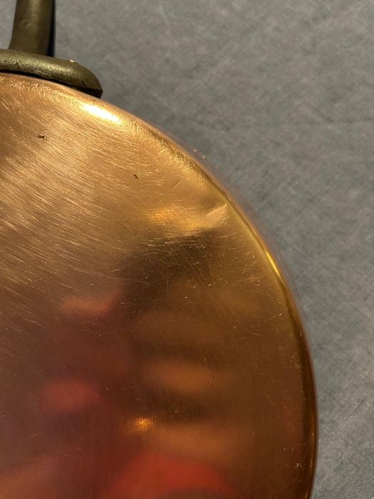 Frigideira antiga em cobre