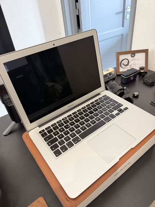 Macbook air 2017 8 ram 251 GB