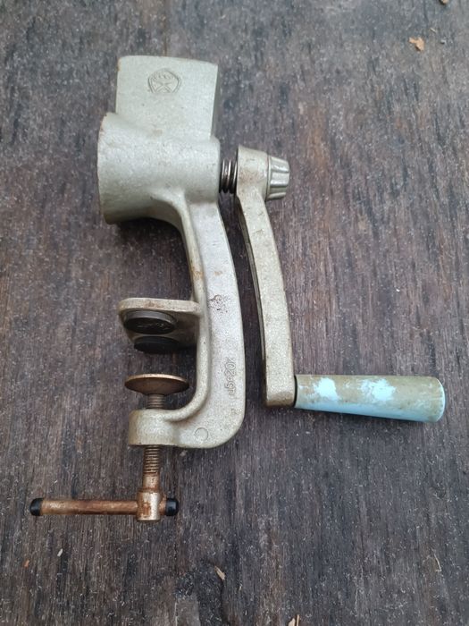 Советская ручная кофемолка Мрия