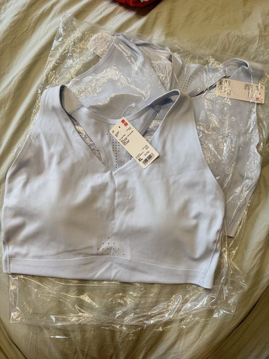 Абсолютно нові топи фірми Uniqlo з біркою