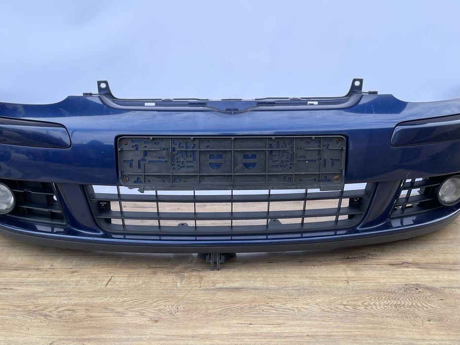 Бампер передній VW Golf 5 LD5Q хетчбек 2003-2008 Фольксваген Гольф 5