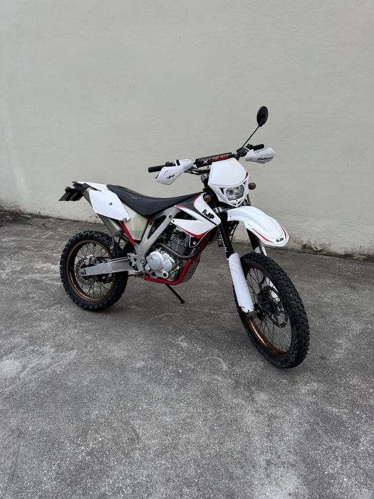 AJP PR4 125 enduro