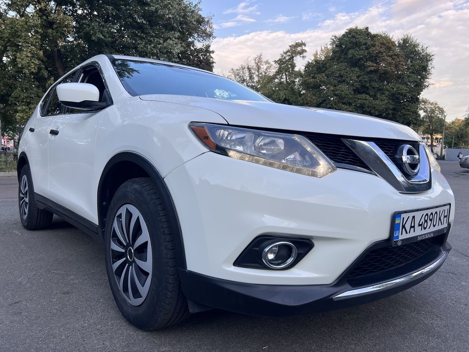 Продам свое авто Nissan Rouge 2015