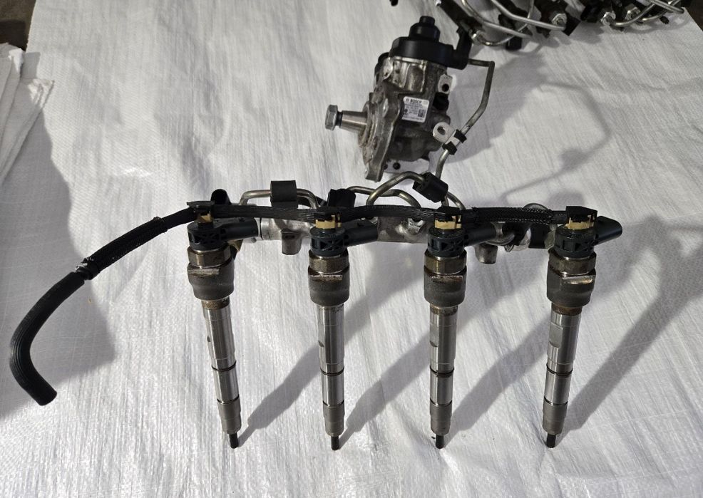 Układ paliwowy komplet wtryski pompa listwa audi VW 2.0 TDI cun det oryginał Bosch
