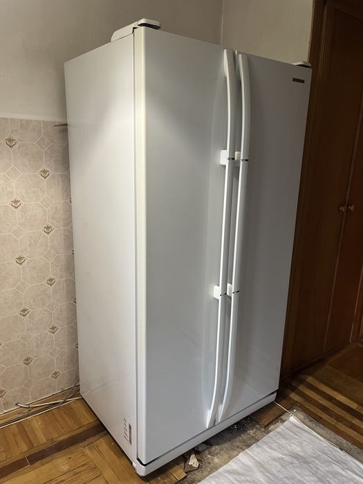 Холодильник Samsung side-by-side