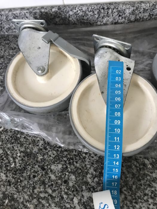 Rodízios - rodas com travão