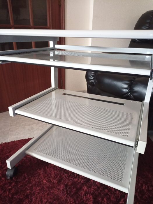 Secretaria computador e impressora em metal