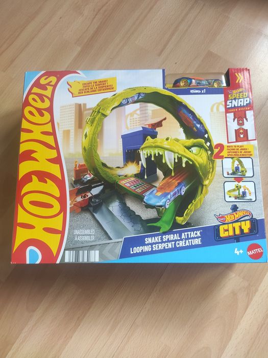 Zakręcony tor węża Hot wheels