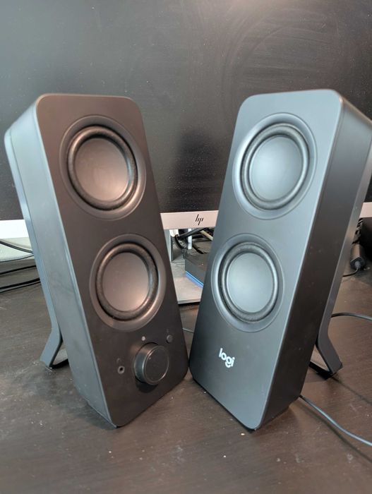 Colunas Logitech Z207 Stereo 2.0 Bluetooth 10W