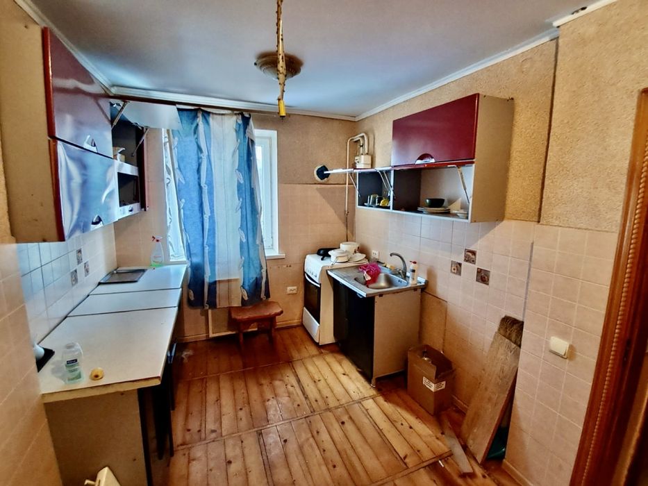 Продається 2-кімнатна квартира. Чортків