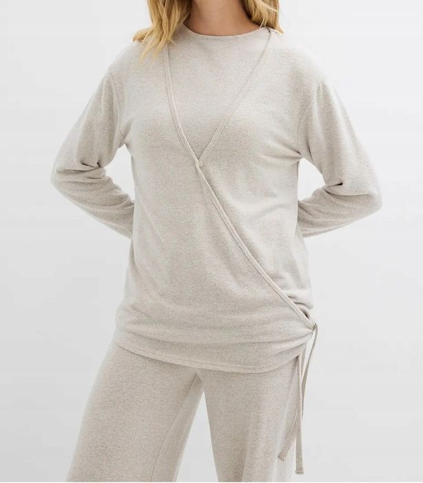 B.P.C sweter kopertowy beżowy r.40/42