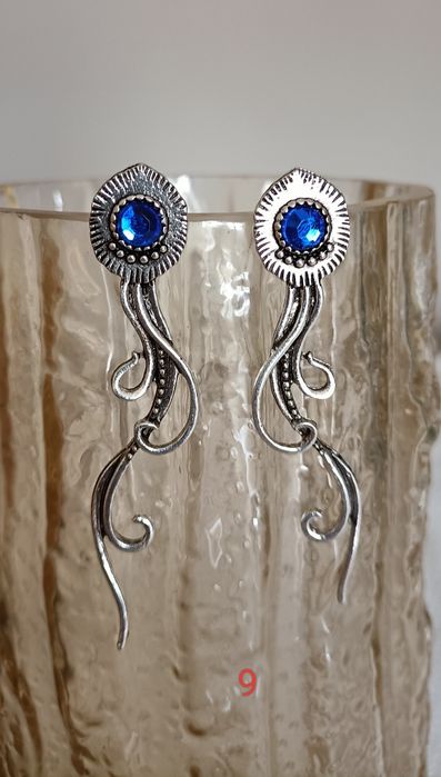 Brincos novos variados