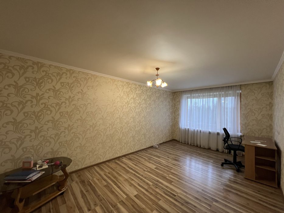 Продаж великоі квартири