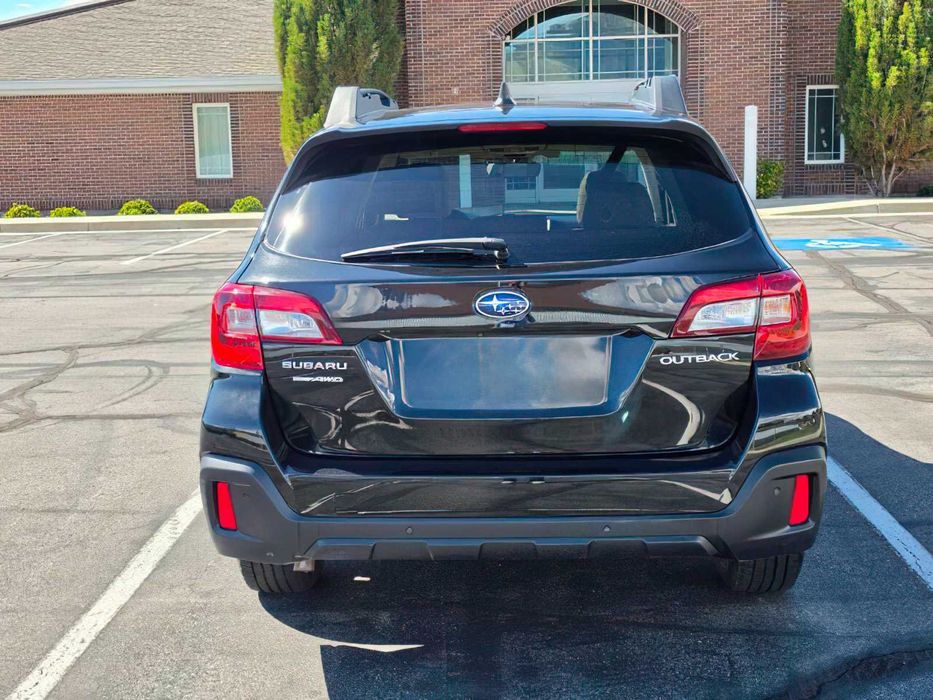 Subaru Outback Limited      2018