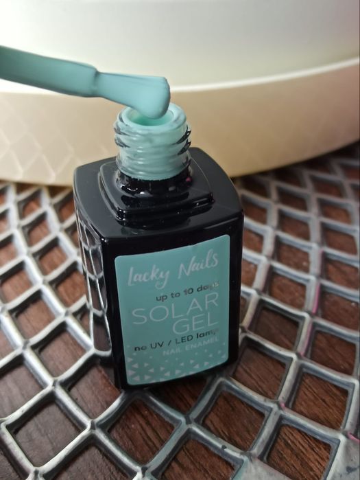 Lacky Nails Solar Gel Lakier do paznokci kolor miętowy 10 ml